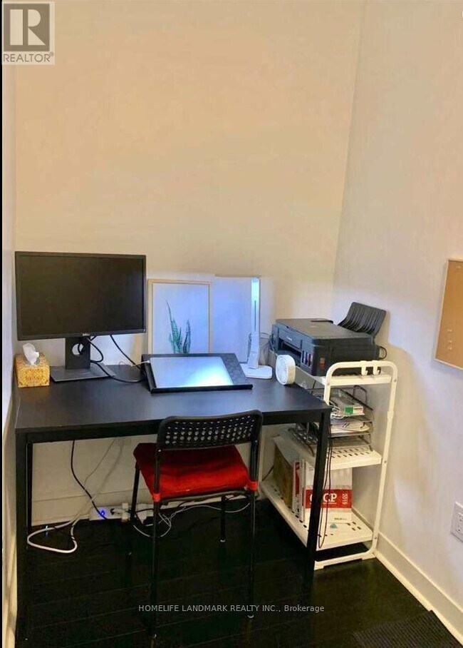 Photo du bâtiment - 365 Prince of Wales Dr