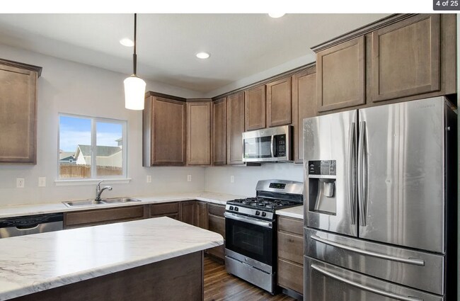 Building Photo - 703 S Settlers Dr