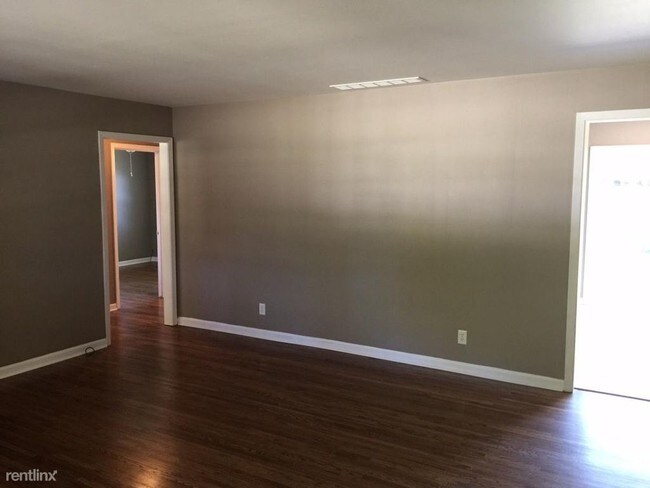 Foto del edificio - 3 br, 1 bath House - 2503 W 25th St N Darl...