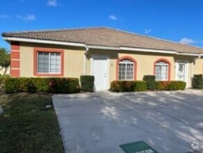 Building Photo - 317 Port Pleasant Dr