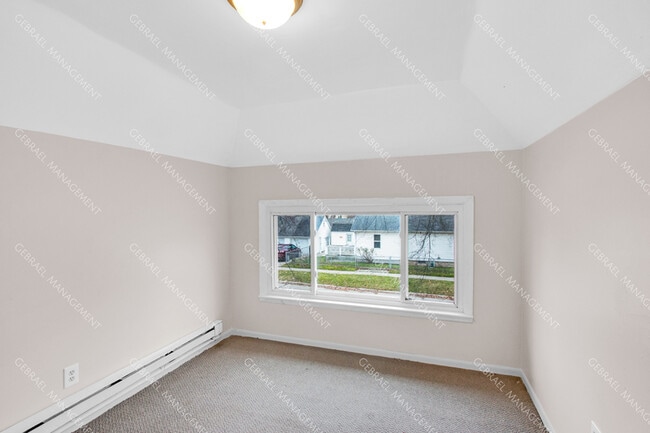 Building Photo - 2302 N Oakley St