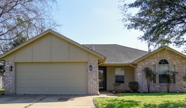 Building Photo - 112 Misty View Ln