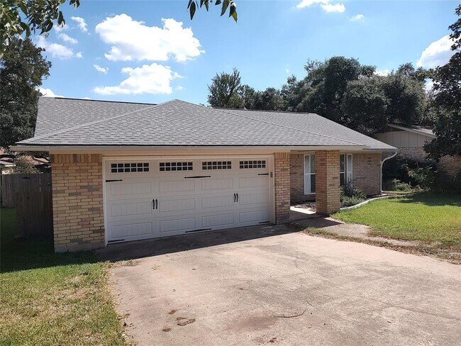 Foto del edificio - 11701 Shoshone Dr