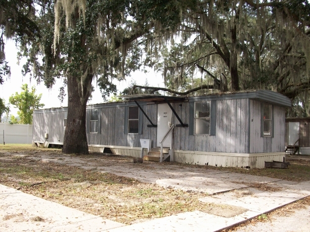 Building Photo - Town & Country Mobile Home Park