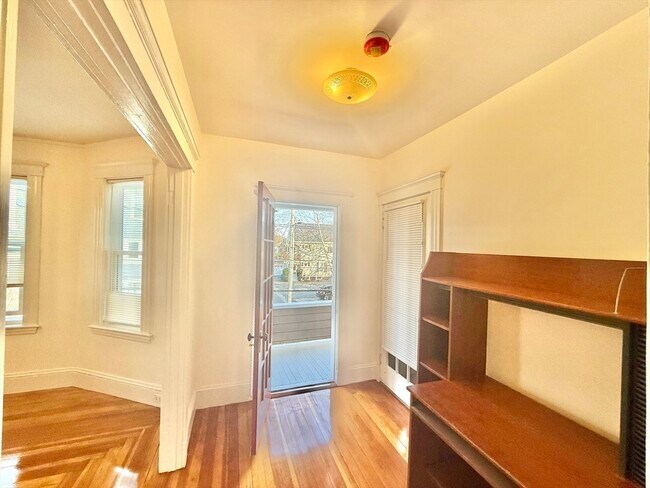 Building Photo - 29 Hollis St