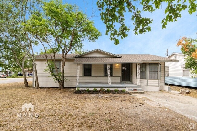 Building Photo - 2149 Karen Dr