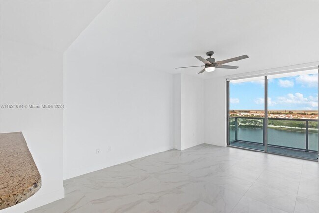 Building Photo - 2681 N Flamingo Rd