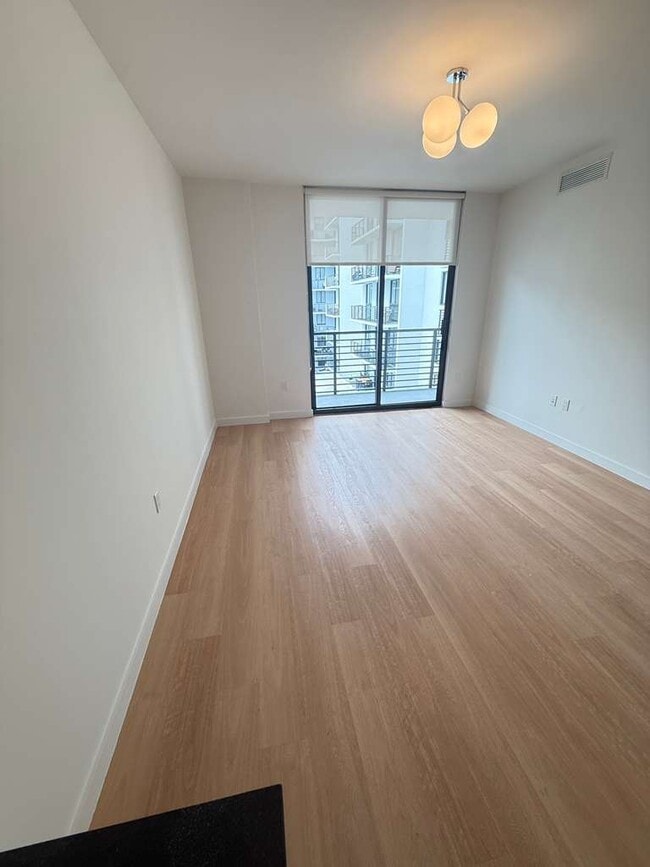 Foto del edificio - 1325 NE 117th St