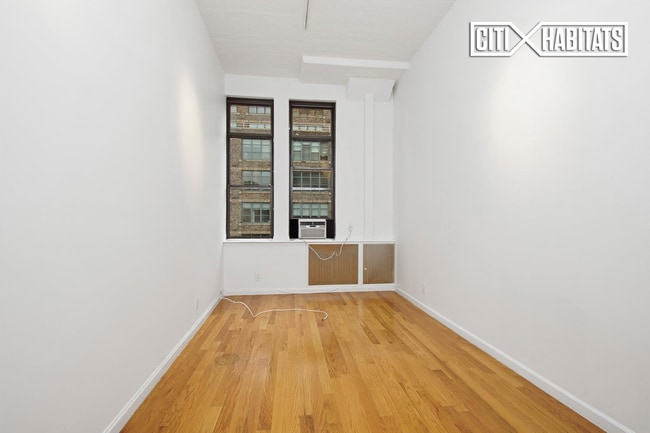 Building Photo - 80 Varick St