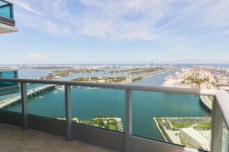 Building Photo - 900 Biscayne Blvd