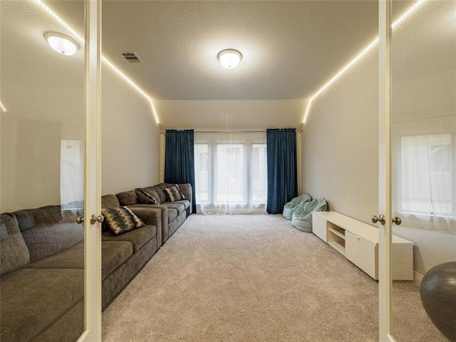 Foto del edificio - 317 Oak Hollow Way
