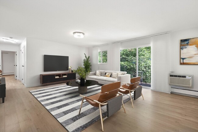 Building Photo - 11 Crescent Dr