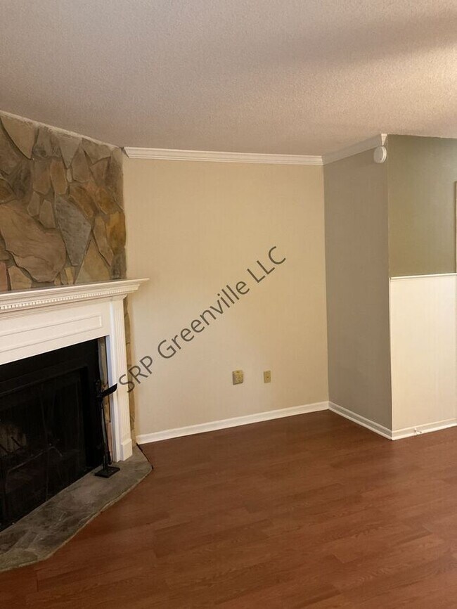 Building Photo - 2 Bedroom Townhome in Taylors, SC