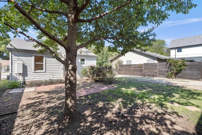 Building Photo - 5315 Grover Ave