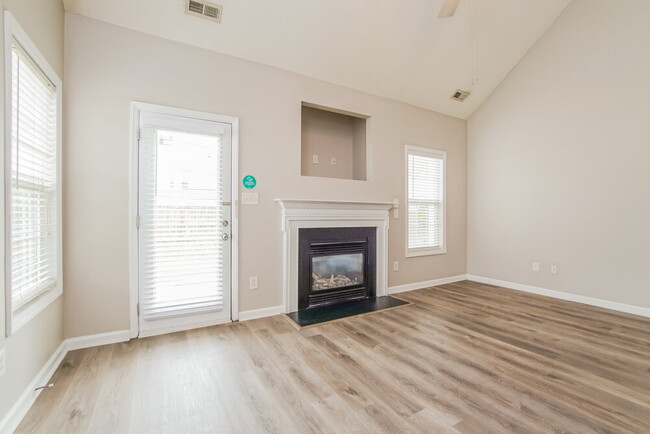 Building Photo - 108 Acropolis Pl