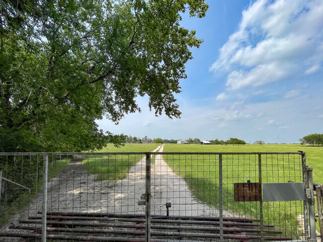 Building Photo - 123 County Road 127A