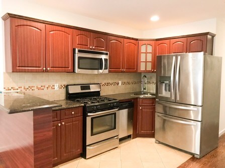 Foto principal - 447 Pulaski St