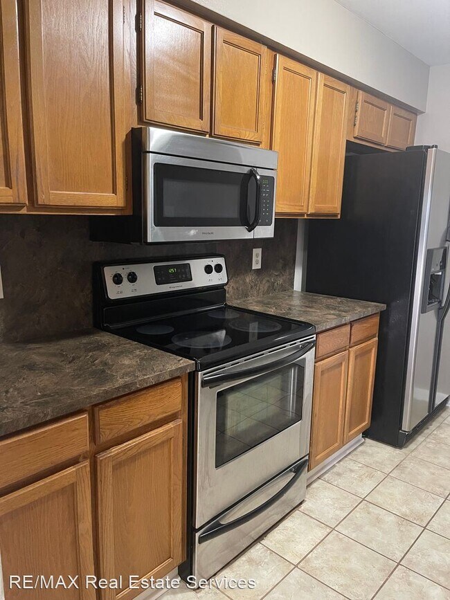Building Photo - 3 br, 1.5 bath House - 10119 Salinas