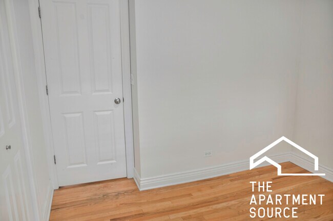 Foto del edificio - 1210 W Waveland Ave