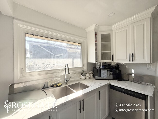 Building Photo - Newly Renovated 3-Bedroom Detached Home – ...