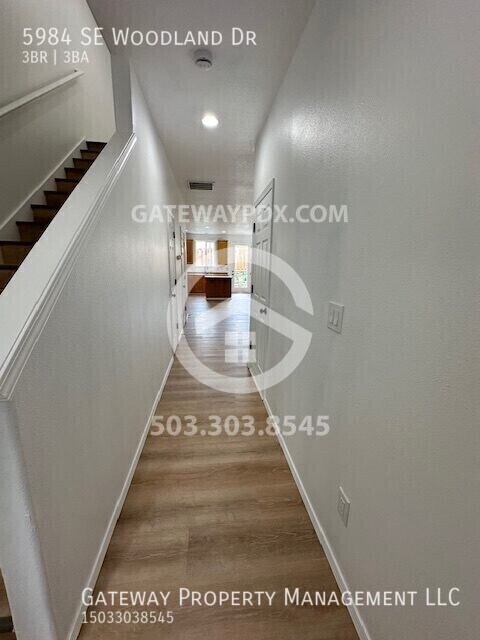 Foto del edificio - 5984 SE Woodland Dr