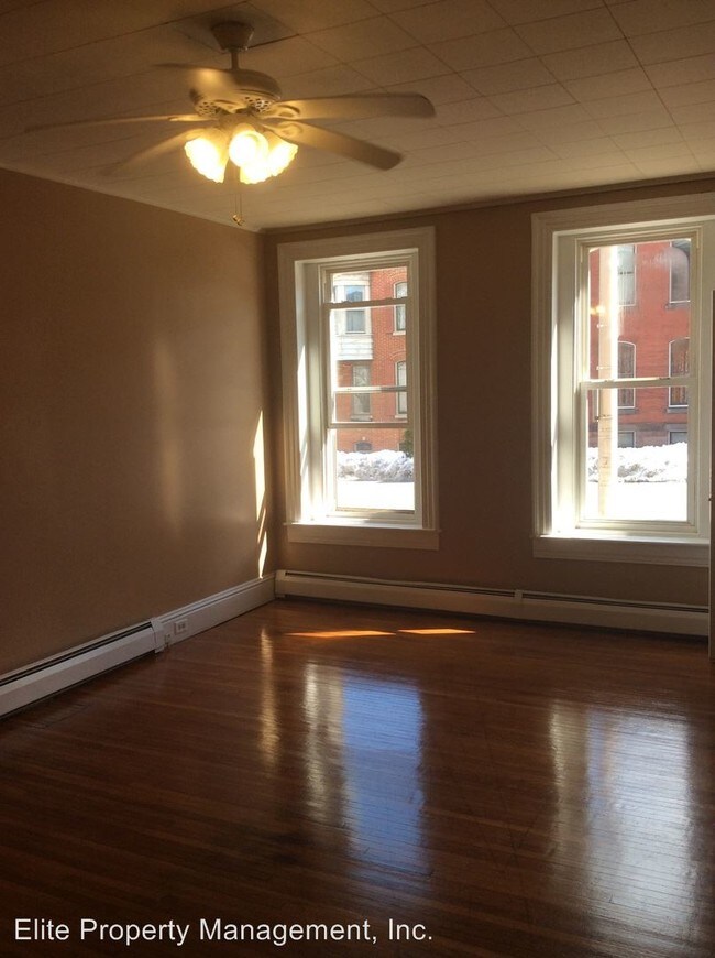 Foto del edificio - 1 br, 1 bath House - 527 W. Market St. Apt. 1