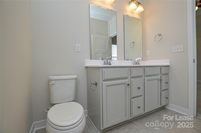 Foto del edificio - 9833 Oaklawn Blvd NW