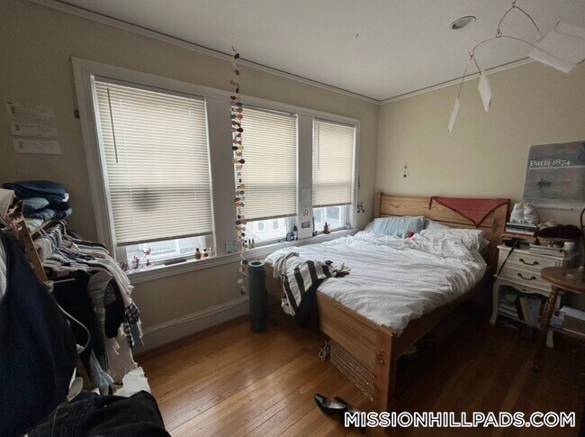 Foto del edificio - 100 Hillside St