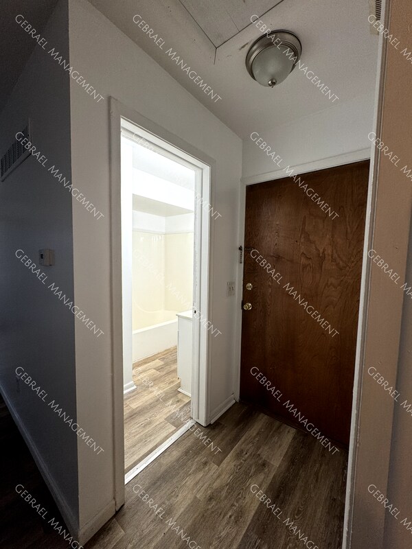 Foto del edificio - 3478 Ridgecliffe Dr