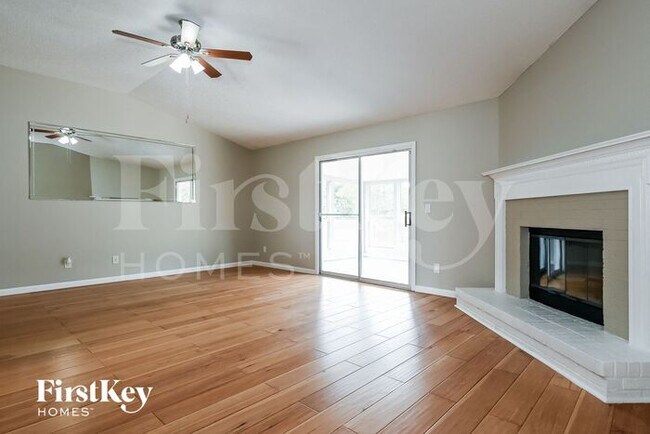 Foto del edificio - 12557 Ashglen Dr N