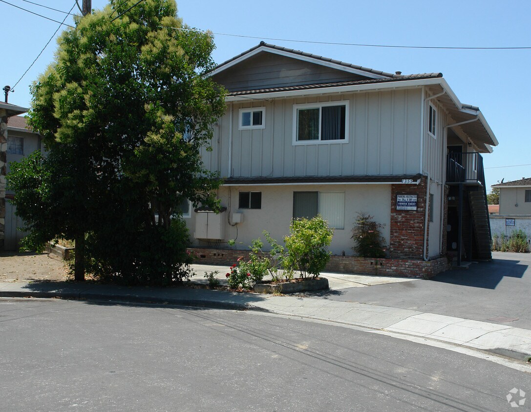 Primary Photo - 1355 Calabazas Ct