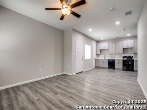 Foto del edificio - 2910 S Laredo St