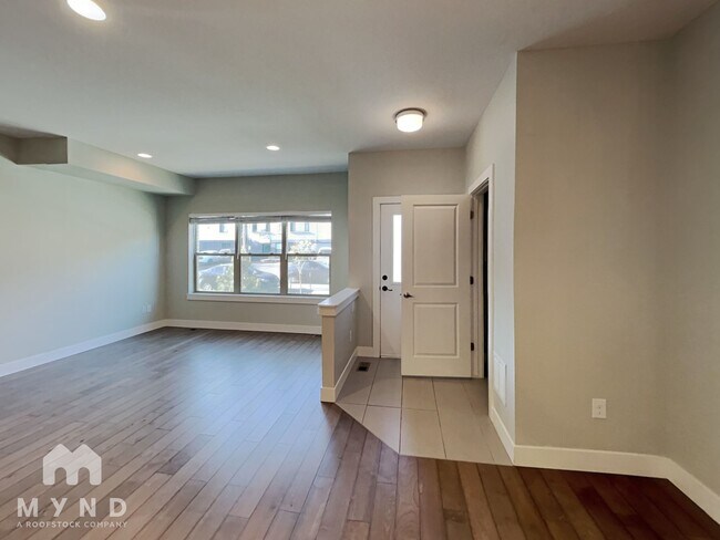 Foto del edificio - 4431 E Jewell Ave