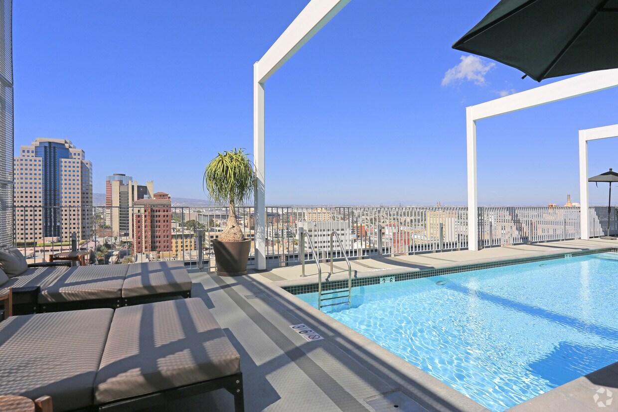 Edison Long Beach Apartments in Long Beach, CA