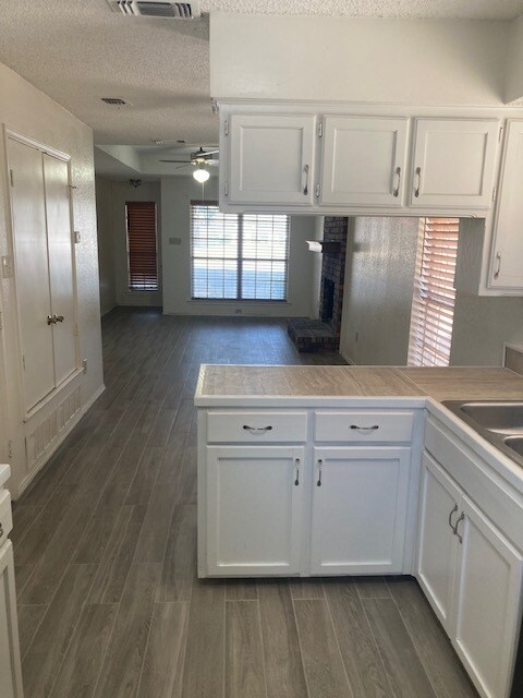 Building Photo - 2319 Lido Ln
