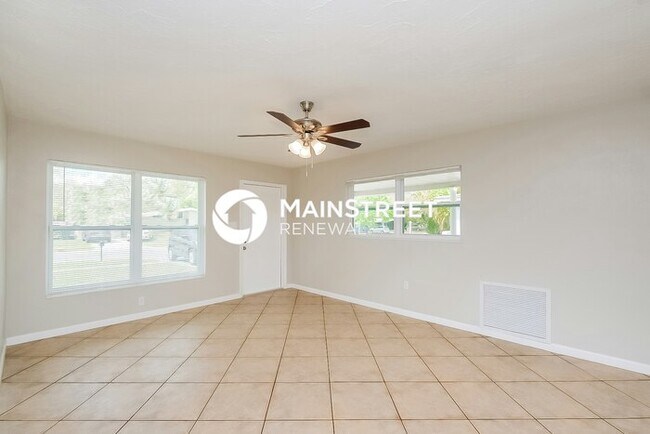Building Photo - 3 Bedroom Pet-Friendly Home in SARASOTA, FL with Main Street Renewal