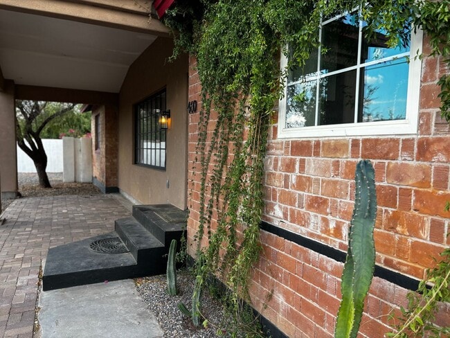 Building Photo - Updated 4 Bedroom Mesa Home