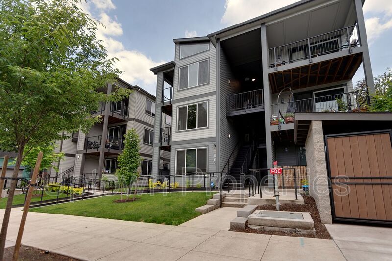Photo - 3563 N Gantenbein Avenue