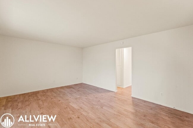 Foto del edificio - 16731 Bartlett Ln