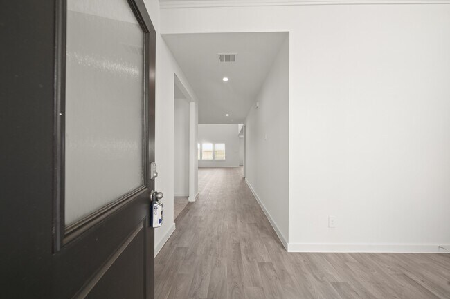 Building Photo - 6005 Camden Peak Ct