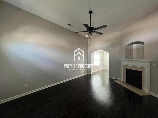 Building Photo - 903 Divi Ln