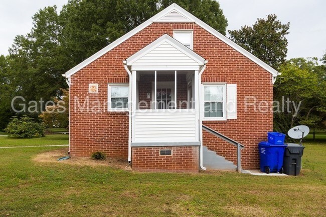 Building Photo - Home in Historic Hillsborough