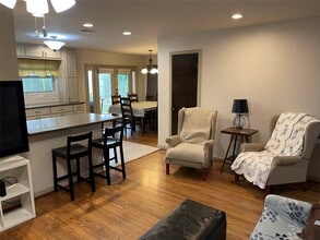 Building Photo - 11303 Greenwillow Dr