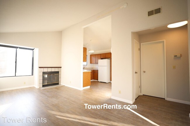 Foto del edificio - 2 br, 1 bath Apartment - 521-527 Lewis Ln