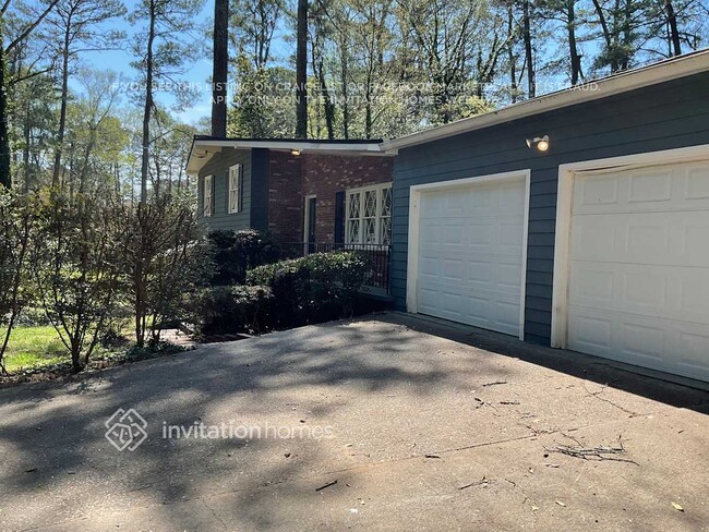 Building Photo - 3064 Nottaway Ct