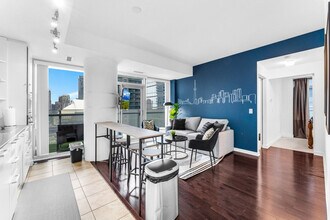 Building Photo - 16 York St