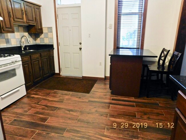 Kitchen - 1340 W 19th St
