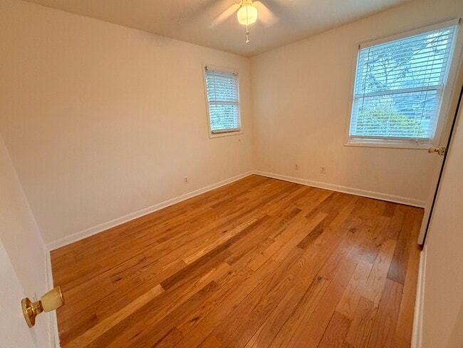 Building Photo - 1536 Inland Ave