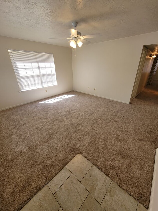 Foto principal - College Station - 3 Bedrooms / 2 baths fou...