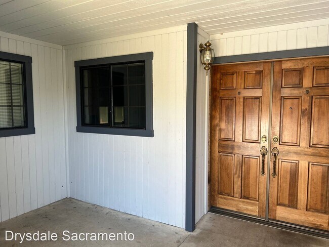 Foto del edificio - 3 br, 3 bath House - 6841 Lincoln Avenue